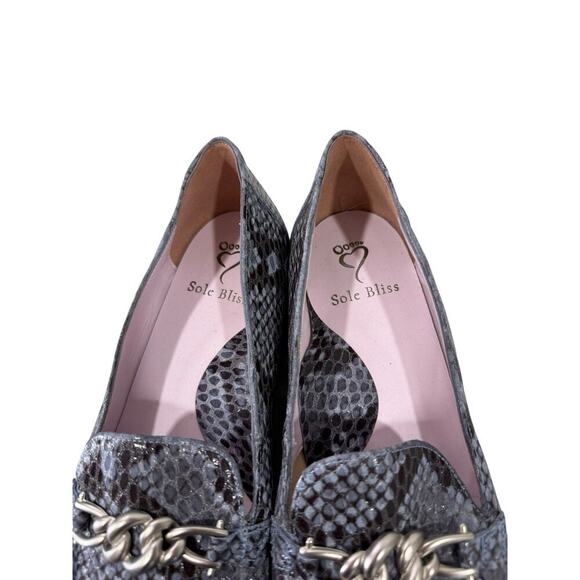 SOLE BLISS Tamara Gray/Black Snake Print Leather Slip On Flat Shoes Size 40 US 9 - Picture 3 of 9